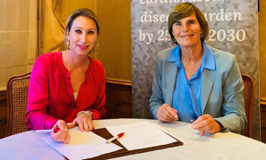 Zenka Reijn-Slegtt tekent contract met DCVA